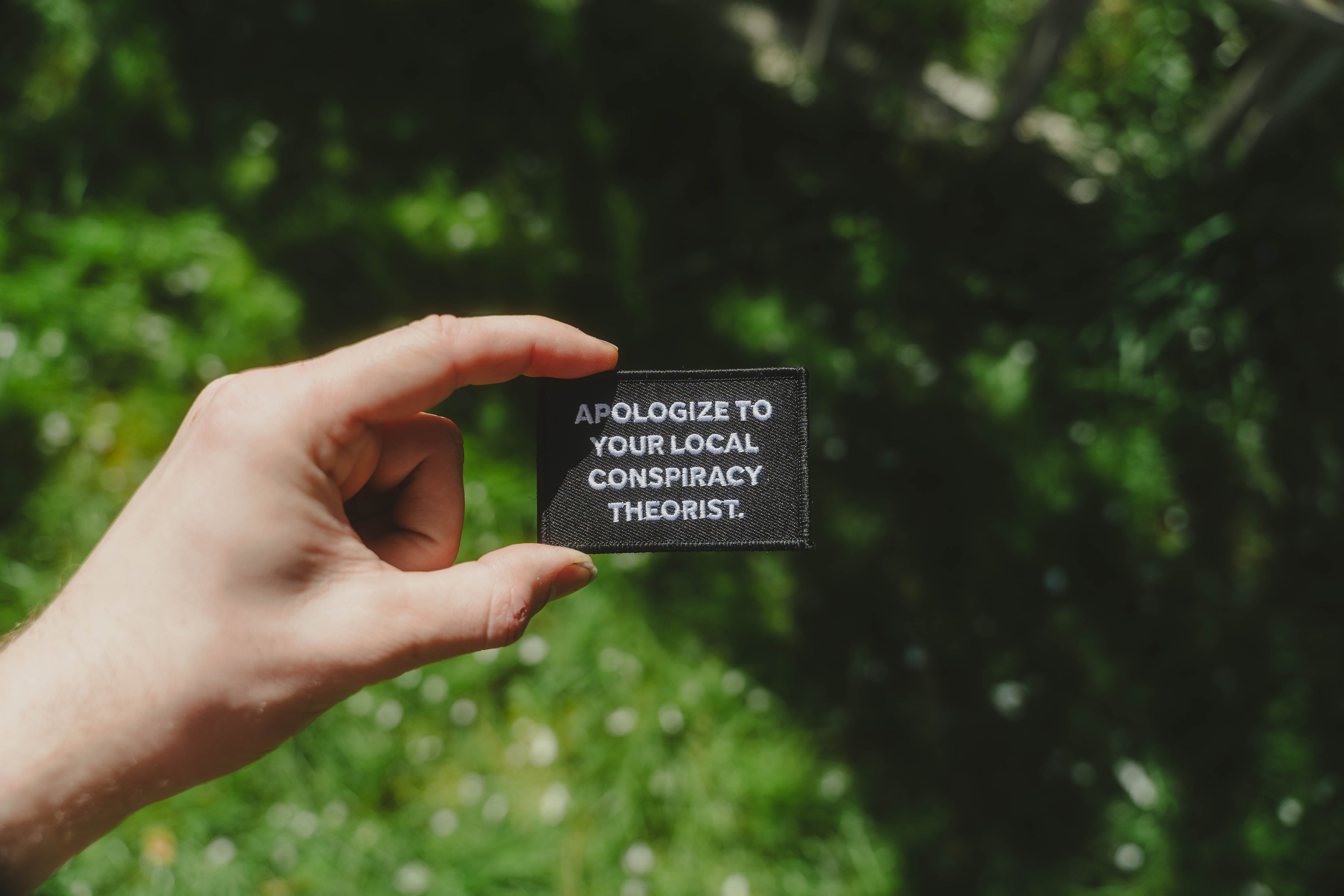 Conspiracy Theorist Patch, Meme Morale Patch